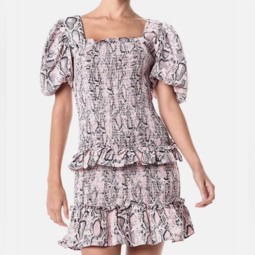 Elliatt Rosetta Pink Snake Print Smocked Puff Sleeve Tiered Dress Size M